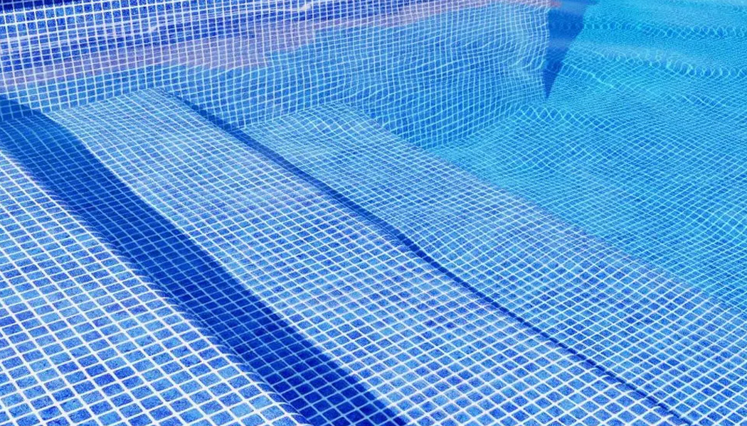 Impermeabilizante total para consolidar e impermeabilizar juntas cementosas de gresite